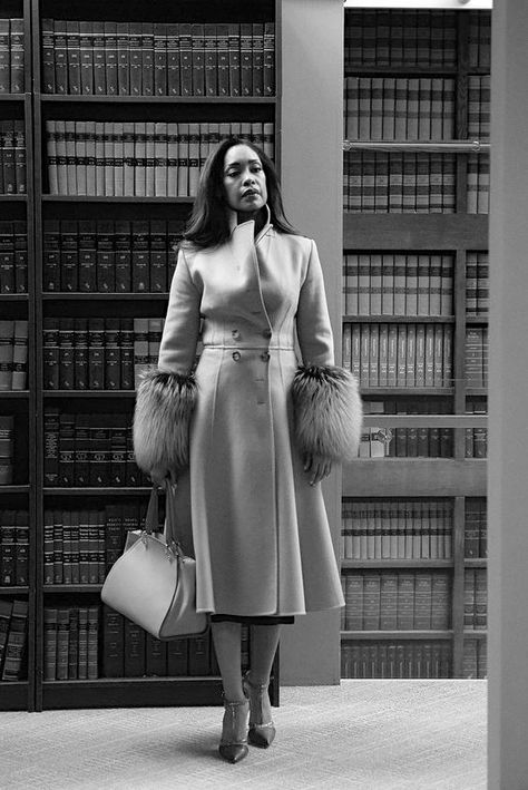 Jessica Pearson, Gina Torres, Suits Tv Shows, Suits Tv, Suits Series, Suits Style, Elegant Work Outfits, Lawyer Fashion, Look Office