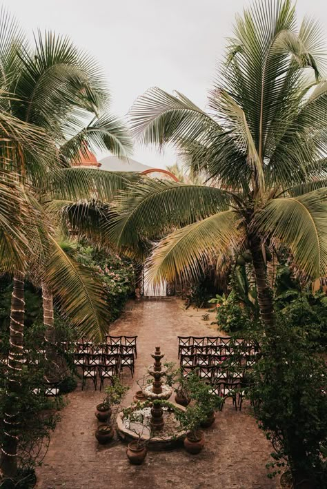 All the tropical wedding vibes you could dream of!  | Image by Baylee Dennis Photography Garden Destination Wedding, Tulum Jungle Wedding, Jungle Wedding Aesthetic, Destination Wedding Mexico Color Schemes, Airbnb Destination Wedding, Jungle Wedding Ceremony, Mexico Wedding Ceremony, Small Mexico Wedding, Sayulita Mexico Wedding