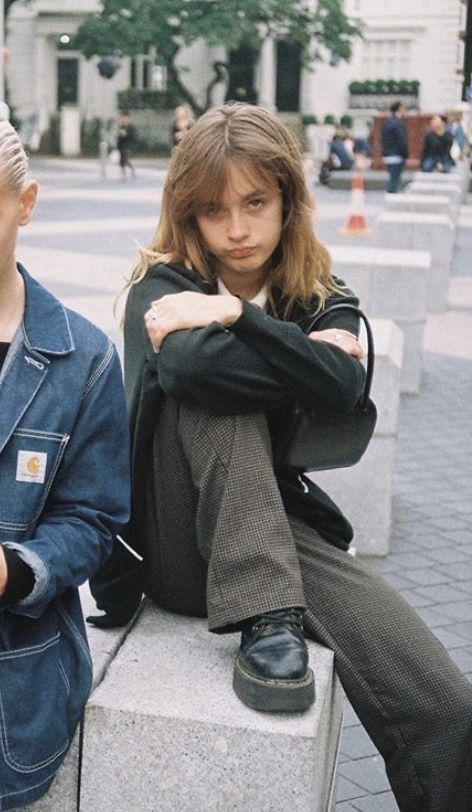 Grunge Hair, 가을 패션, Mode Vintage, Mode Inspiration, Looks Vintage, Hairstyles With Bangs, 90s Fashion, Look Fashion, Aesthetic Clothes