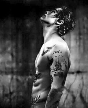 I'm dead Imagine Song, Harry Styles Shirtless, Dark Harry, Harry Styles Lockscreen, Harry Styles Quotes, Harry Styles Smile, Harry Styles Hot, Harry Styles Aesthetic, Harry Styles Imagines