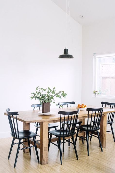 Space Lights, Natural Chair, Set Meja Makan, Rustic Dining Room, Lulu Frost, Dining Table Legs, Dining Room Inspiration, Farmhouse Dining Room, Living Table