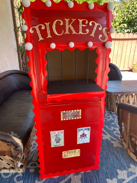 Circus Theme Dramatic Play, Diy Halloween Carnival Decorations, Movie Ticket Booth, Ticket Booth Diy, Diy Ticket Booth, Evil Circus, Arcade Games Diy, Clowns Halloween Decorations, Wedding Carnival