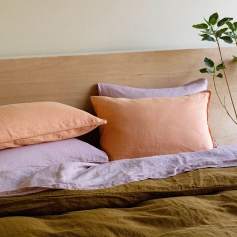 Our Heirloom Linen color palette is designed to be mixed and matched. This pillowcase set gives you the flexibility to make a unique pairing for your space. Our linen bedding is woven from 100% French and Belgian flax and pre-washed for exceptional softness. Versatile by nature, flax linen adapts to all seasons (and sleepers) to keep you warm in the winter and cool in the summer. We think it just might be your new favorite bed partner. Mixed Bedding, Linen Color Palette, Bedsheet Ideas, Lilac Bedding, Pink Bed Sheets, Colorful Bedding, Spring Bedroom, Purple Bedding, Cute Bedding