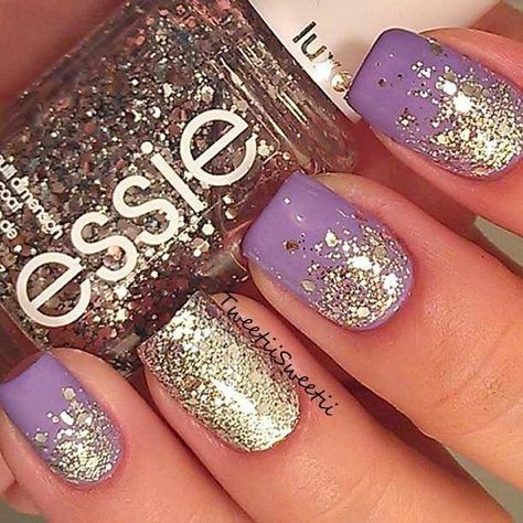 Gold and purple nails Silver Nail, Nails Polish, Popular Nails, Nail Designs Glitter, Fabulous Nails, Glitter Nail Art, Fancy Nails, Purple Nails, Love Nails