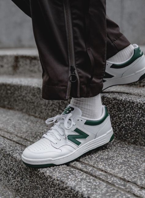 New Balance 480 New Balance 480 Outfit Man, New Balance 480 Outfit, New Balance Shoes Men, Linen Pants Style, New Balance 480, Mochila Jansport, Guys Fashion Casual, New Balance Outfit, Guys Clothing Styles