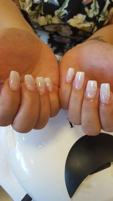 Sparkly Acrylic Nails Square, Simple Ombre Acrylic Nails, White Ombre With Glitter, Ombré Nails With Glitter, Ombre Acrylic Nails Coffin, Ombré Dip Nails, Glitter Ombre Nails, French Fade Nails, Ombre Gel Nails