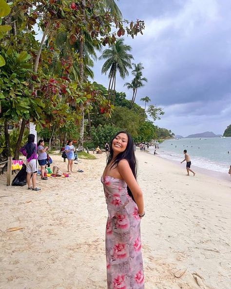 caprisun mami on Instagram: "island girl 🌺✨🌸" Beach Island Outfit, Phillipines Outfits, Hawaiian Summer Outfits, Island Girl Aesthetic Outfits, Island Gyal Aesthetic, Island Girl Outfit, Hawaiian Girl Aesthetic, Islander Girl, Island Girl Aesthetic