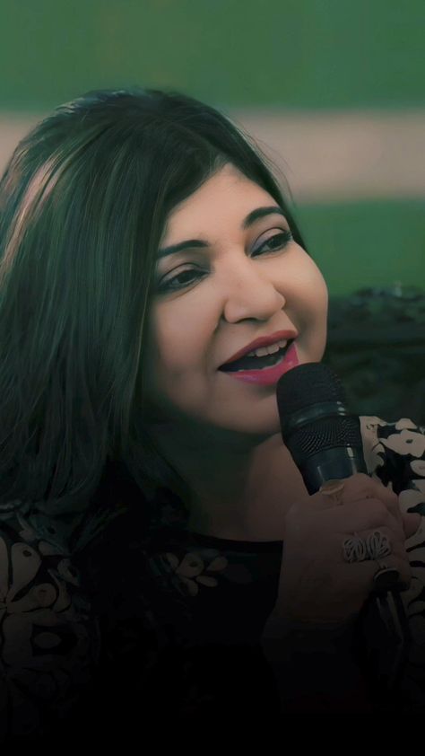 Alka Yagnik Photos, Jay Bheem, Old Apple Logo, Full Hd Wallpaper Download, Alka Yagnik, Old Film Stars, Beginner Yoga Workout, Iphone Wallpaper Classy, Green Background Video