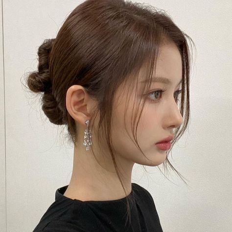 nmixx icons nmixx sullyoon icons #nmixx #sullyoon Pretty Nose, Nmixx Sullyoon, Nose Job, School Looks, Korean Hairstyle, Korean Makeup, Ulzzang Girl, Fashion Makeup, Pretty Woman