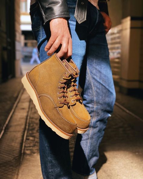 red wing - moc toe 8881 olive mohave roughout leather Boots Style, Red Wing, John Varvatos, Red Wings, Timberland Boots, Fashion Boots, Work Wear, Boots, Red