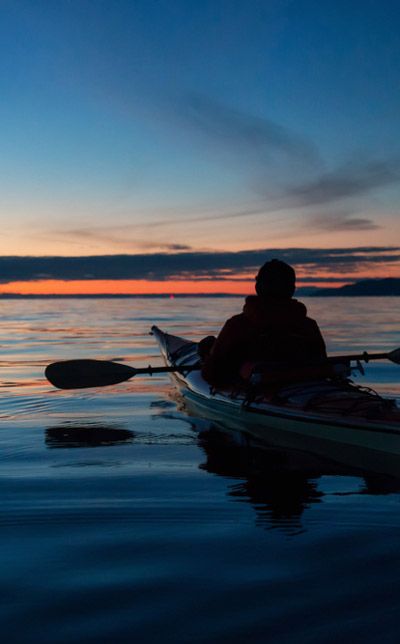 kayak at night on a lake Kayaking Aesthetic, Lake Activities, Summer To Do List, Good Day Sunshine, Lake Living, Lake George, Outdoor Lover, Summer Bucket Lists, Dream Lifestyle