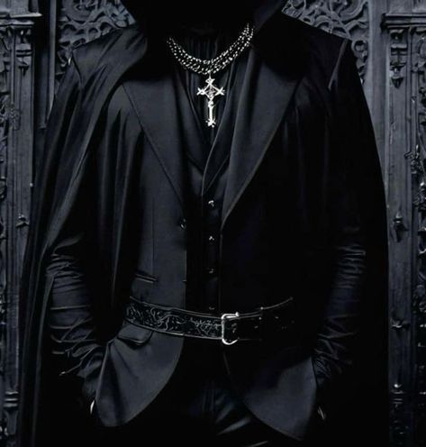 Victorian Goth Men, Ouji Outfit, Gothic Outfits Men, Vamp Costume, Goth Mens Fashion, Gothic Fashion Men, Gothic Suit, Vampire Outfit, Rp Outfits