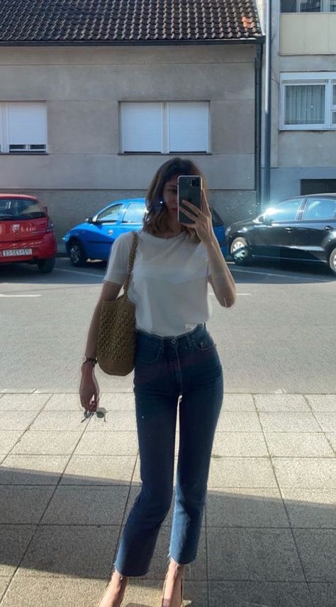 Super Basic Outfits, Emily Kosicheck, Long Shirt Outfits Women, Casual Classy Outfits Summer, Tita Fits Ideas, Simple But Elegant Outfits, Casual Elegant Outfits Classy Simple, Zara Outfits Summer, Classic Clothing Style