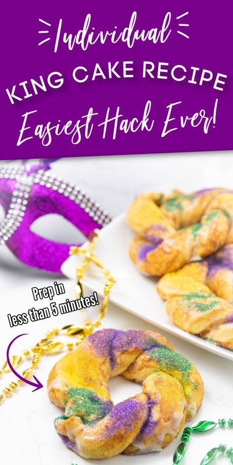 Kings Cake Recipe, Easy King Cake Recipe, Mini King Cakes, Mardi Gras Party Food, Mardi Gras Desserts, Kings Cake Cupcakes, King Cake Recipe Easy, Madi Gras, King Cakes