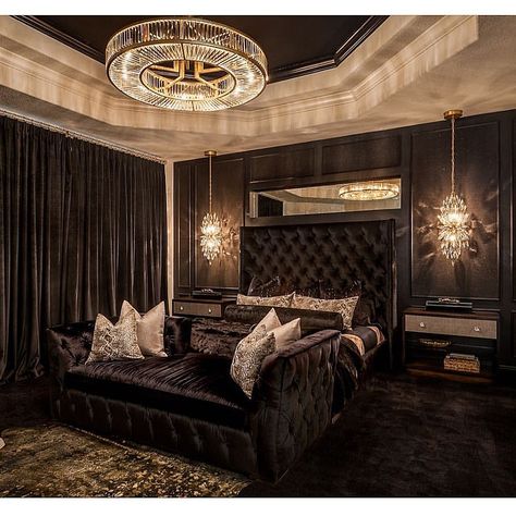 Practical and Stylish Home Decor Ideas Master Bedrooms Decor Black And Gold, Black Tufted Bed, Black And Gold Bedroom Ideas, Luxury Black Bedroom, All Black Bedroom, Black Luxury Bedroom, Black And Gold Bedroom, Black Gold Bedroom, Glam Bedroom Decor