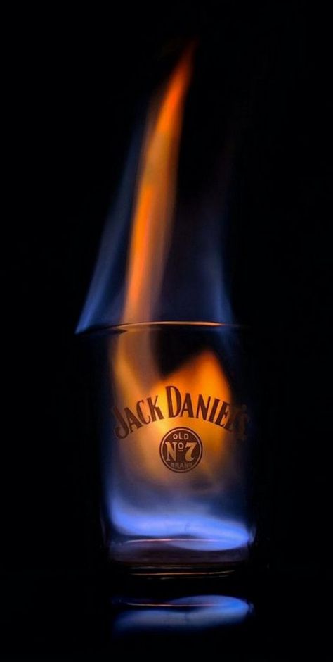 Whiskey Girl, Jack Daniel, Cigars And Whiskey, Scotch Whiskey, Jack Daniels Whiskey, Foto Art, Jack Daniels, Apple Wallpaper, Mans World