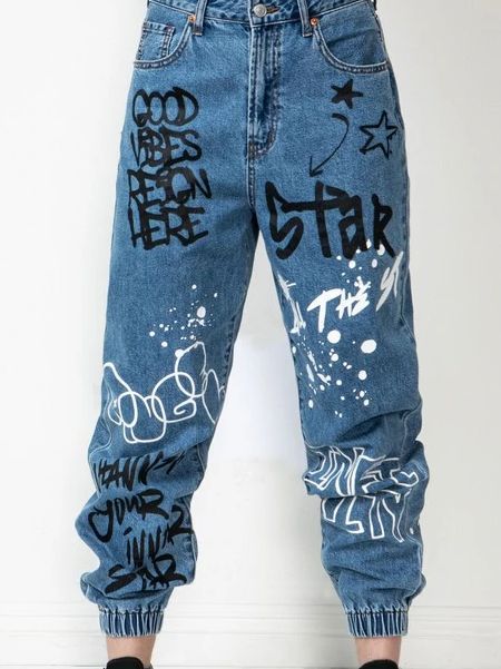 Embroidery Jeans Diy, Diy Pants, Painted Clothes Diy, Hand Embroidery Dress, Streetwear Jeans, Painted Jeans, Tomboy Style Outfits, African Clothing Styles, Painted Clothes