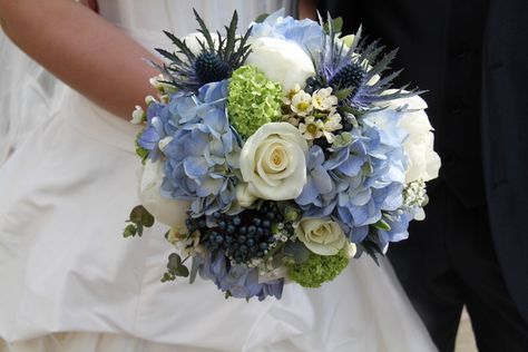 Summer replace thistle Green Viburnum, Blue Eryngium, Dark Blue Hydrangea, Thistle Bouquet, Hydrangea Bridal Bouquet, Brooch Boutonniere, White Peonies Bouquet, Blue Hydrangea Wedding, Thistle Wedding