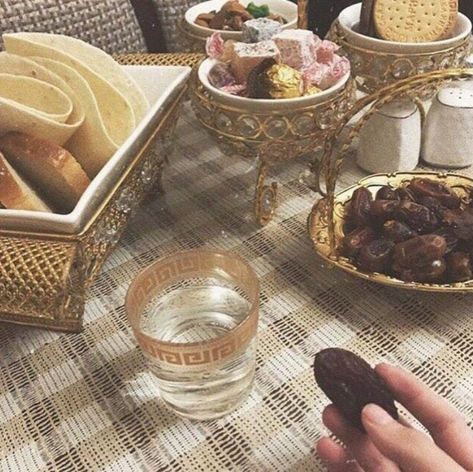 Ramadan Aesthetic, Favorite Picture, Snap Quotes, My Aesthetic, Ramadan, Palace, Decorative Tray, My Saves, I Love