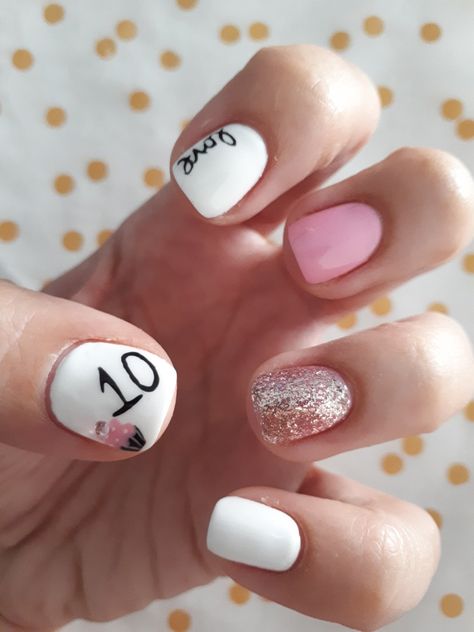 Anniversary nail art Anniversary Nail Ideas, Anniversary Nail Art, Anniversary Nails, Birthday Nail Art, Wedding Acrylic Nails, Birthday Nail Designs, Natural Nail Art, Nail Designs Pictures, October Nails