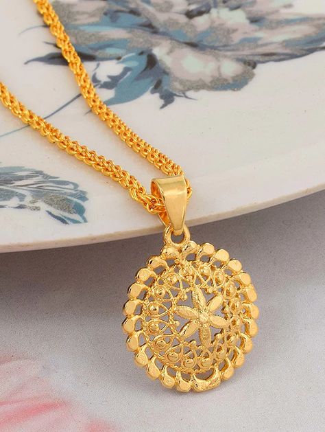 End your hunt for a gold locket by investing in one of our fine collections. Scroll through oodles of designs on the website Gold Locket Designs For Women, Unique Locket Necklace, Gold Lockets, Unique Locket, Locket Gold, Locket Design, Modern Fairytale, Gold Locket, Plain Style