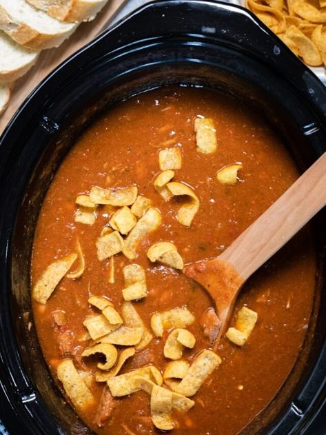 Slow Cooker Steakhouse Chili - The Magical Slow Cooker Cajun Ribs, Steakhouse Chili, Slow Cooker Full Chicken, Chili Slow Cooker, Recipe For Steak, Steak Chili, Dump Recipes, Magical Slow Cooker, Diner Ideas