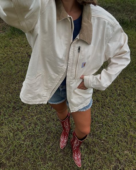 barn jacket, outfit inspo, red cowgirl boots, cowgirl boots aesthetic Cowgirl Boot Outfits Winter, Casual Cowgirl Boots Outfit, Cowgirl Boots Outfit Winter, Momma Outfits, Aesthetic Content Creator, 2025 Moodboard, Cowgirl Boots Outfit, Style Pinterest, Winter Boots Outfits