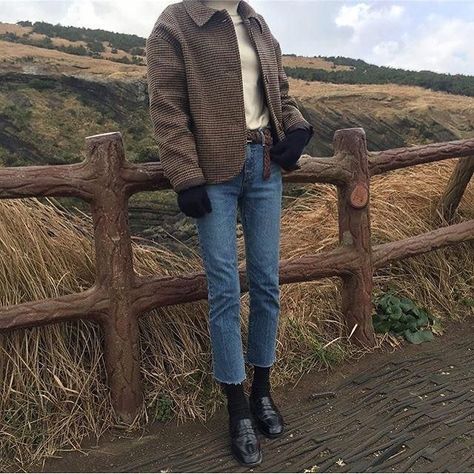 Glove Boots, Winter Lifestyle, Outfits With Gloves, Autumn Shoes, Casual Chique, Trendy Winter, Shoes Outfit, Looks Street Style, Fall Fits