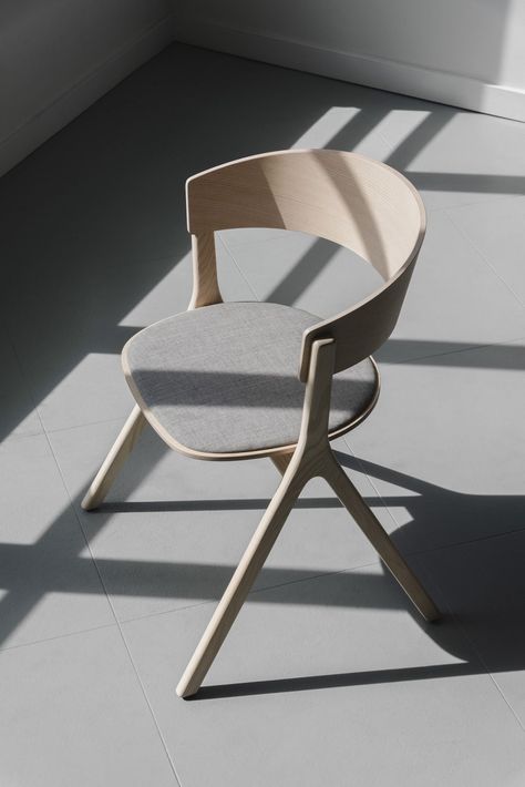 Circus Wood is a minimal chair by EDITS Design offering a new-century refresh to the archetypal mid-century Scandinavian wooden chair. Japandi Chair, Wooden Chair Design, Modern Wooden Chair, Minimal Chair, Minimal Chairs, Massage Room Design, Minimalist Chair, Chair Design Wooden, Chair Ideas