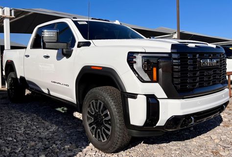 GMC Sierra 2500HD Heavy-Duty Denali Ultimate Diesel Denali Hd, Interior Video, Sierra Denali, Gmc Sierra 2500hd, Armored Truck, Gmc Trucks, Gmc Sierra, Chevy, Heavy Duty