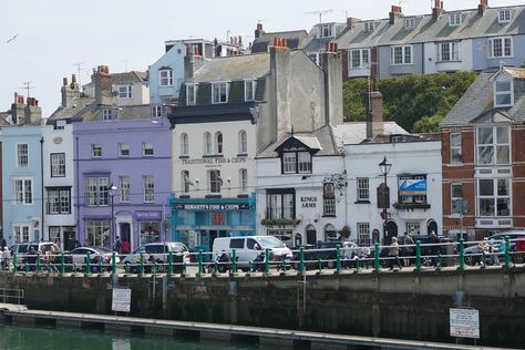 Seaside Town Aesthetic, Weymouth England, New England Beach Towns, Beachy Head England, England Seaside Town, British Pub, Seaside Towns, Great British, England Travel