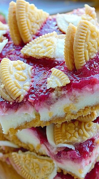 Strawberry Oreo Cheesecake, Strawberry Cheesecake Bars, Golden Oreo, Think Food, Strawberry Fields, Cheesecake Bars, Yummy Sweets, Strawberry Cheesecake, How Sweet Eats