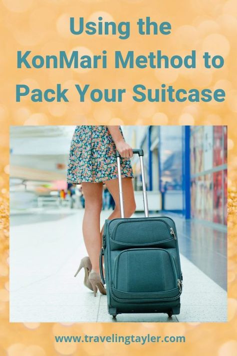 Outfits For The Airport, Travel Suitcase Packing, Suitcase Packing Tips, Packing Folding, Camping Packing List, Comfy Travel, Carry On Packing, Packing Clothes, Konmari Method