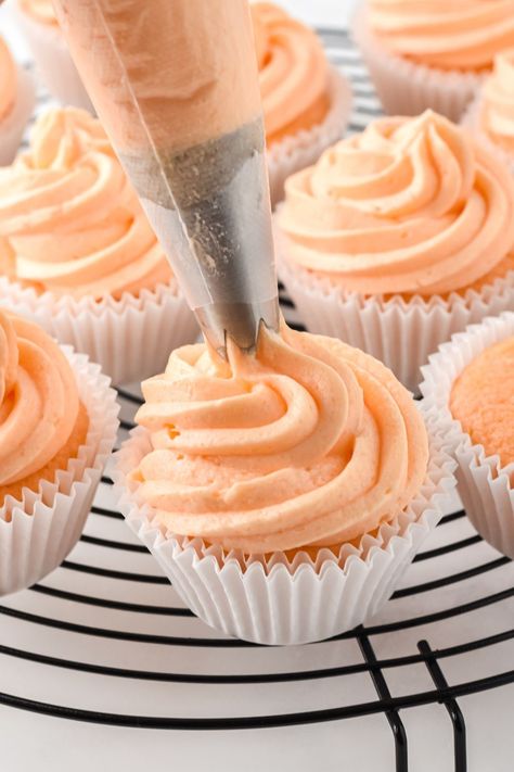 Orange Crush Cupcakes are soft, fluffy and moist cupcakes made with only two ingredients - a vanilla cake mix and a can of sweet and delicious orange Crush soda. This recipe is so great to have on hand when you need cupcakes in a pinch, and it’s so fun to make these with the kids! Orange Soda Cupcakes, Orange Crush Cupcakes, Crush Cupcakes, Orange Crush Recipe, Recipes Cupcakes, Fall Deserts, Orange Crush Soda, Moist Cupcakes, Green Cupcakes