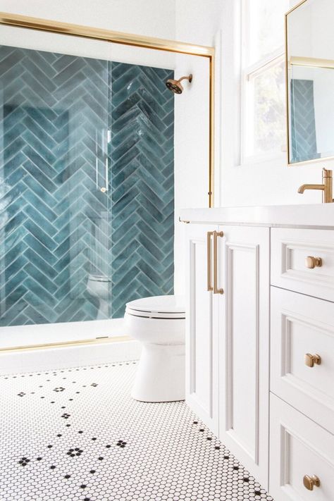 Let’s face it: The color teal is seriously underrated. While it may not be the first choice for your shower, it definitely deserves a second thought. Need a little more convincing? Allow the eight dreamy design ideas ahead to prove just how impactful teal tile can be. Teal Tile, Bad Inspiration, Contemporary Bathrooms, Bathroom Renos, House Bathroom, Beautiful Bathrooms, Bathroom Styling, Contemporary Bathroom, White Bathroom