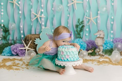 Oneder The Sea Cake Smash, Cakesmash Photoshoot, Mermaid Photoshoot, Birthday Dpz, Cake Smash Theme, Mermaid Theme Birthday Party, Smash Cake Girl, Baby Cake Smash, 1st Birthday Photoshoot