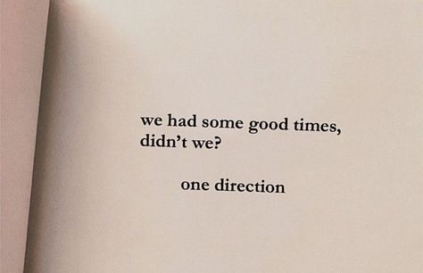 Sakshi Core, Senior Quotes Inspirational, Best Senior Quotes, 1d Quotes, Grad Quotes, Gambar One Direction, One Direction Lyrics, Direction Quotes, Yearbook Quotes