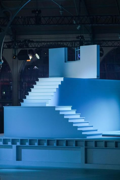 Louis Vuitton Presents, Paris Landmarks, The Truman Show, Stage Set Design, Red Roof, Stage Set, Stage Design, Virgil Abloh, Fashion World