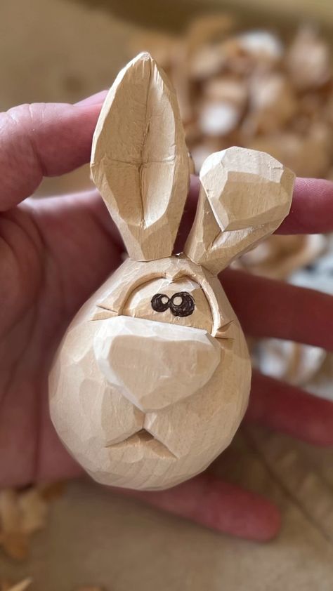 Sara Barraclough on Instagram: “I was going to add the painting … but I’m tired and it would have made the video too long. So I’ll make a separate painting reel. This was…” Bunny Carving, Rabbit Carving, Wood Carving Frog, Small Wood Carved Animals, Wood Carved Rabbit, Wood Carved Frog, Woodcarving Ideas, Carved Wooden Animals, Whittling Projects