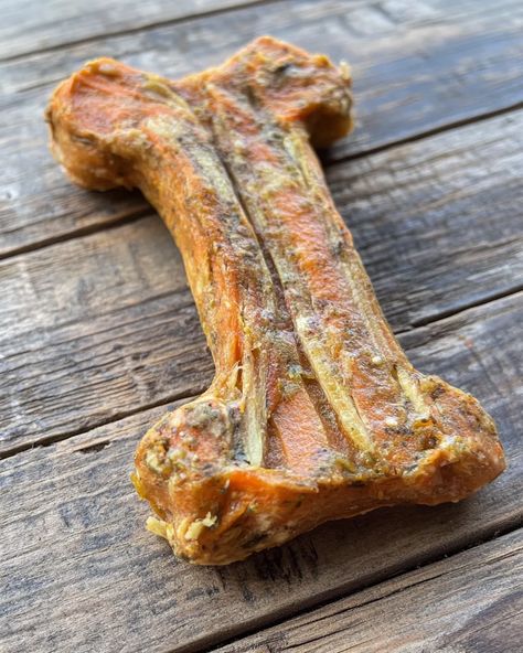 Apple and Carrot Hard Bones for Dogs: Homemade Treat for Pups - mydogrecipe Apple And Carrot Dog Treats, Soft Chew Dog Treat Recipe, Bitter Apple Spray Dogs Homemade, Apple Recipes For Dogs, Low Sodium Dog Treats, Banana Bread For Dogs, Homemade Dog Bones Easy, Dog Bone Recipe Homemade, Sourdough Dog Treats Homemade