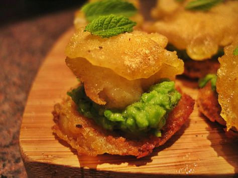 Picture of Fish and Chip Canapes French Mashed Potatoes, Potato Cookies, Swai Fish, How To Make Fish, Mushy Peas, Mark 5, Fish N Chips, Battered Fish, Small Potato