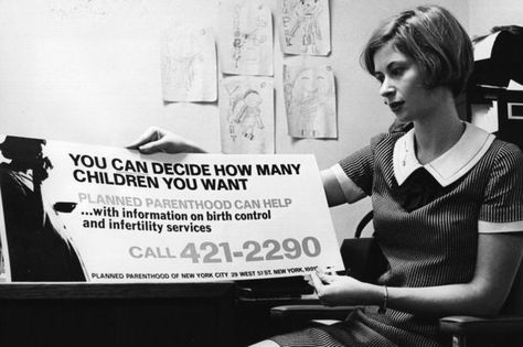 A Planned Parenthood advert for birth control which appeared on New York buses in 1967 Joey Heatherton, Julie Newmar, Birth Control Pills, Natalie Wood, Right To Choose, How Many Kids, Family Planning, Planned Parenthood, Morrissey