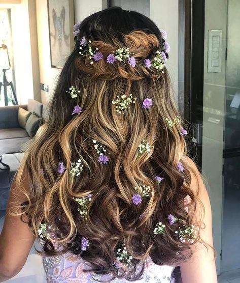 Hairstyles With Fresh Flowers, Rapunzel Quinceanera Theme, Hairstyle With Flowers, Floral Hairstyle, Themed Prom Dresses, Bridal Waves, Rapunzel Wedding, Tangled Wedding, Sweet 15 Party Ideas Quinceanera