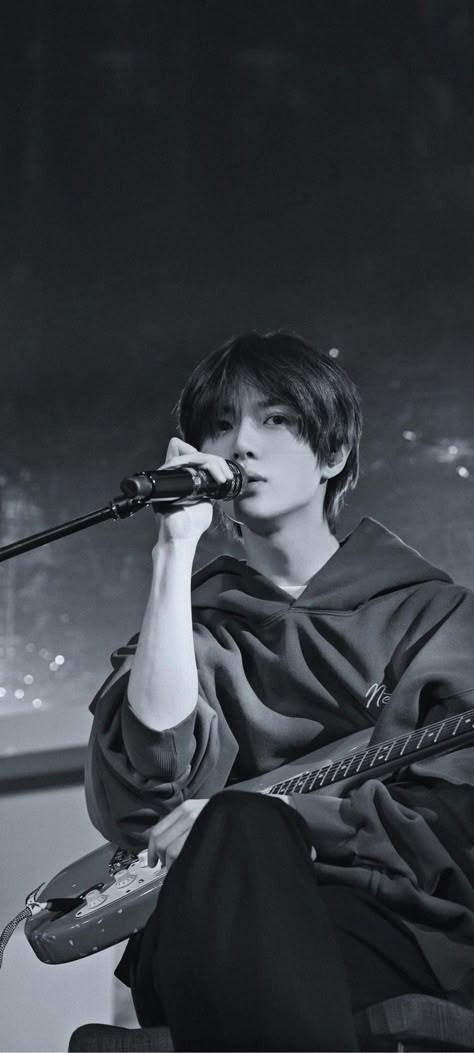 K Pop Idol Hairstyle, Beomgyu 0x1 Love Song, Beomgyu Blue Aesthetic, Beomgyu Cute Wallpaper, Beomgyu Guitar, Kpop Icons Boys, Txt Ot5 Wallpaper, Txt Aesthetic Wallpaper, Beomgyu Lockscreen