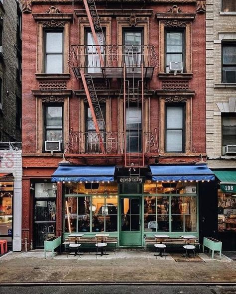 Authentic Italian Food, Cafe Exterior, San Myshuno, New York Buildings, Apartment Exterior, Downtown Nyc, Autumn In New York, Visiting Nyc, Fire Escape