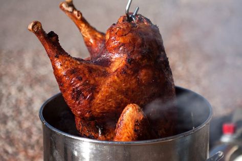 Deep Fried Turkey Recipes, Deep Fryer Recipes, Best Deep Fryer, Fried Turkey Recipes, Cajun Turkey, Deep Fried Turkey, Turkey Fryer, Frozen Turkey, Thanksgiving 2022