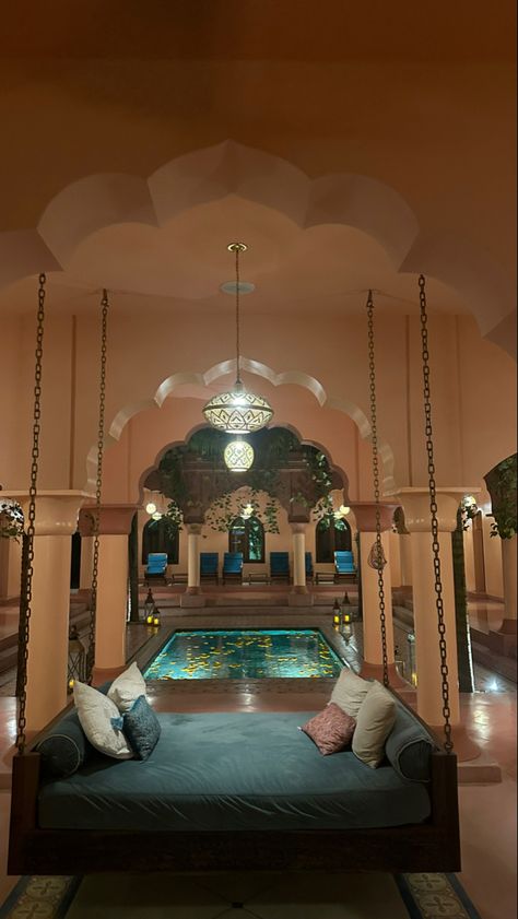 Indian Home Architecture, Indian Castle Interior, Portugal House Interior, Desi House Interior, Desi Interior Design, Temple Bedroom, Pakistani House, Persian Interior Design, Desi House