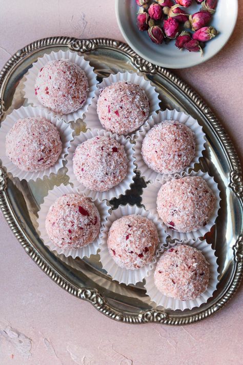 Rose Cheesecake, Rose Truffles, No Bake Truffles, Easy Indian Dessert Recipes, Fusion Desserts, Cheesecake Truffles, Mat Inspiration, Diwali Recipes, Truffle Recipes