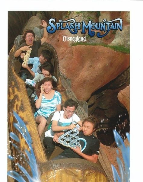 The "Anything is Possible" | The 31 Greatest Roller Coaster Poses Roller Coaster Poses, Roller Coaster Pictures, Rollercoaster Funny, Mountain Pictures, Splash Mountain, Mountain Photos, Disney Funny, Laughing So Hard, Amusement Park