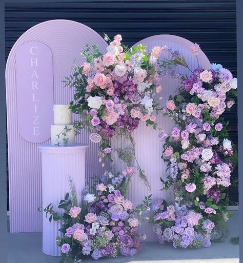 Lilac Backdrop, Enchanted Garden Theme, Lilac Wedding Themes, Lilac Decor, Cake Backdrops, Purple Bridal Shower, Garden Party Theme, Garden Bridal Showers, Bridal Shower Backdrop